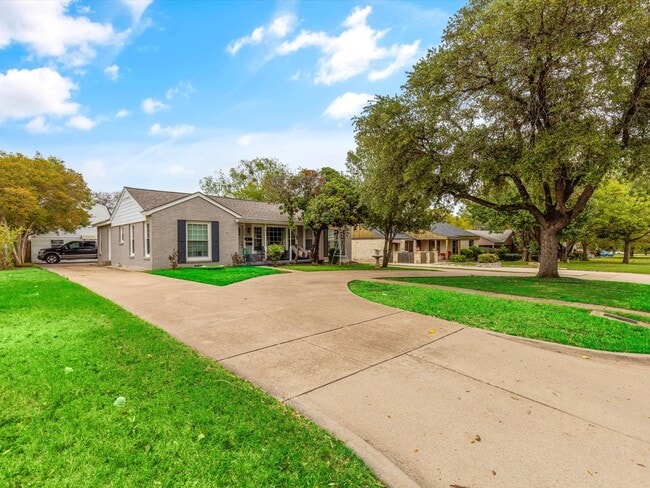 3508 W Biddison St, Unit A