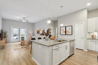 The Aston in Scottsdale, AZ - Building Photo - Building Photo