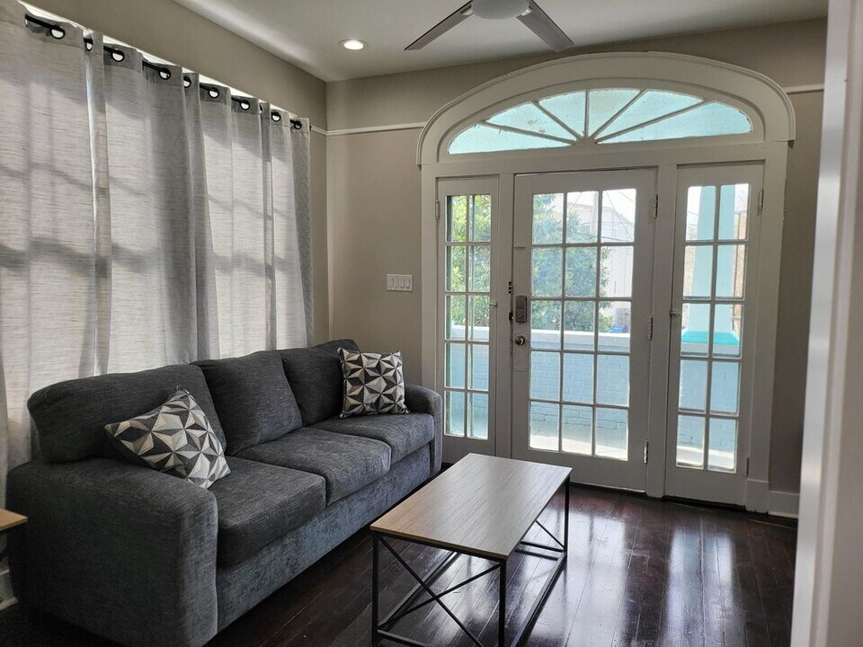 434 S Cortez St in New Orleans, LA - Building Photo