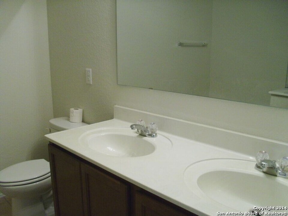 3802 Abbey Cir in San Antonio, TX - Building Photo