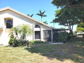 10832 Stafford Cir N in Boynton Beach, FL - Building Photo - Building Photo