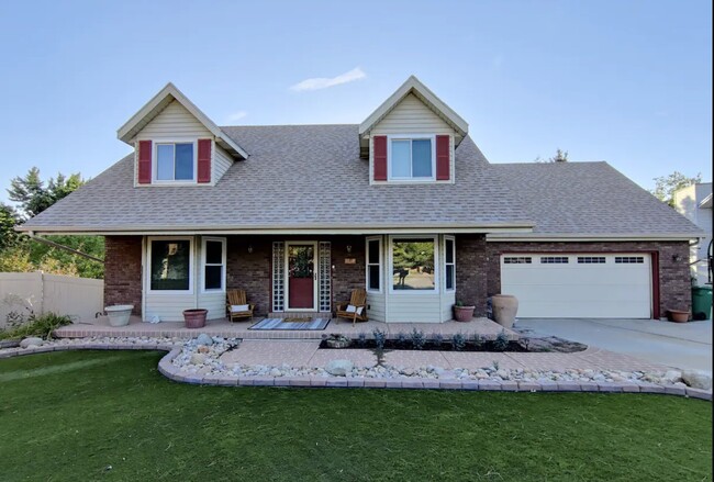 property at 1964 E Hawk Cir
