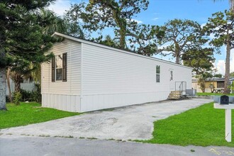 33 Tangerine Ave in Fort Pierce, FL - Building Photo - Building Photo