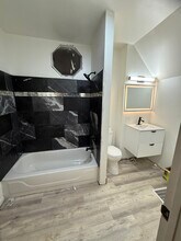 5209 Warren Ave in Cincinnati, OH - Building Photo - Building Photo