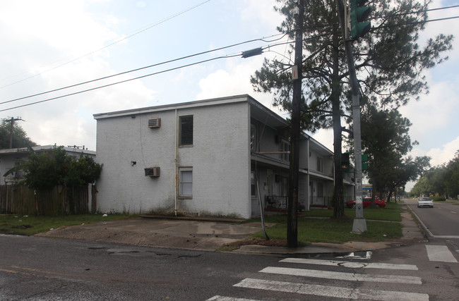 2921 Nicholson Dr in Baton Rouge, LA - Foto de edificio - Building Photo