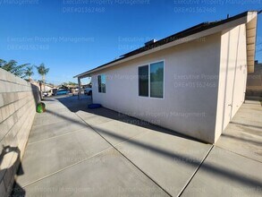 2319 Gurley St in Bakersfield, CA - Building Photo - Building Photo