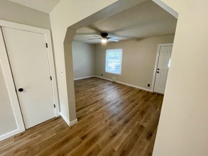 930 E Cherokee St in Springfield, MO - Building Photo - Building Photo