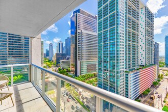 485 Brickell Ave in Miami, FL - Building Photo - Building Photo