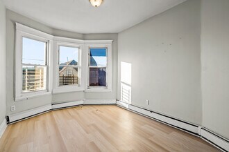 30 Wainwright St, Unit 1 in Newark, NJ - Foto de edificio - Building Photo