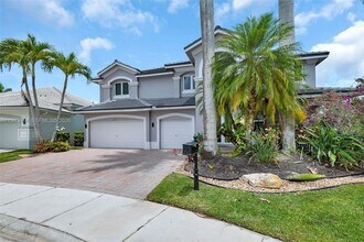 2354 Quail Roost Dr in Weston, FL - Building Photo - Building Photo
