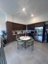 1921 Pierce St, Unit A3 in Hollywood, FL - Building Photo - Building Photo