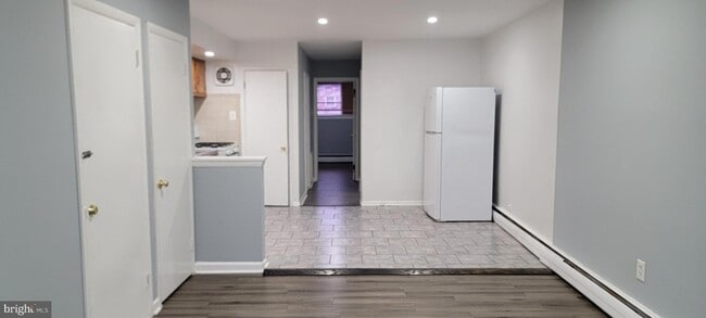 230 W Roosevelt Blvd in Philadelphia, PA - Building Photo - Building Photo