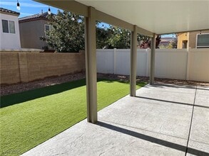 8825 W Torino Ave in Las Vegas, NV - Building Photo - Building Photo