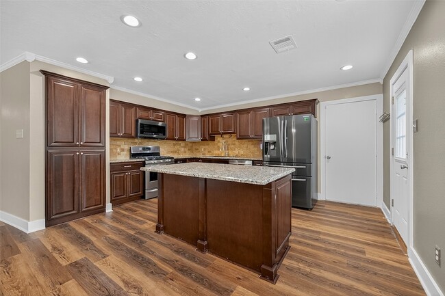 21832 New Forest