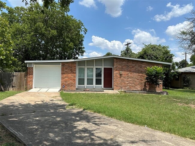 7000 Bryn Mawr Cove in Austin, TX - Building Photo - Building Photo