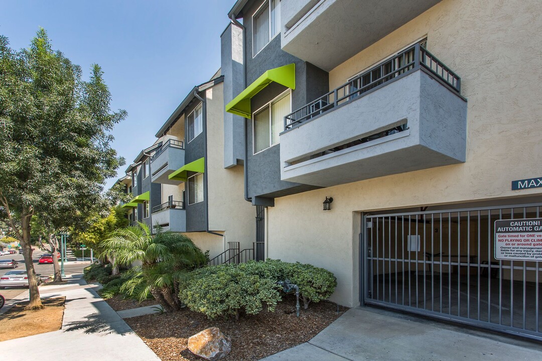 Golden Pacific Apartments in San Diego, CA - Building Photo