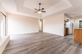 613-615 E Redwood St in Springfield, MO - Building Photo