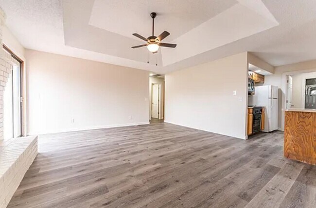 property at 613-615 E Redwood St