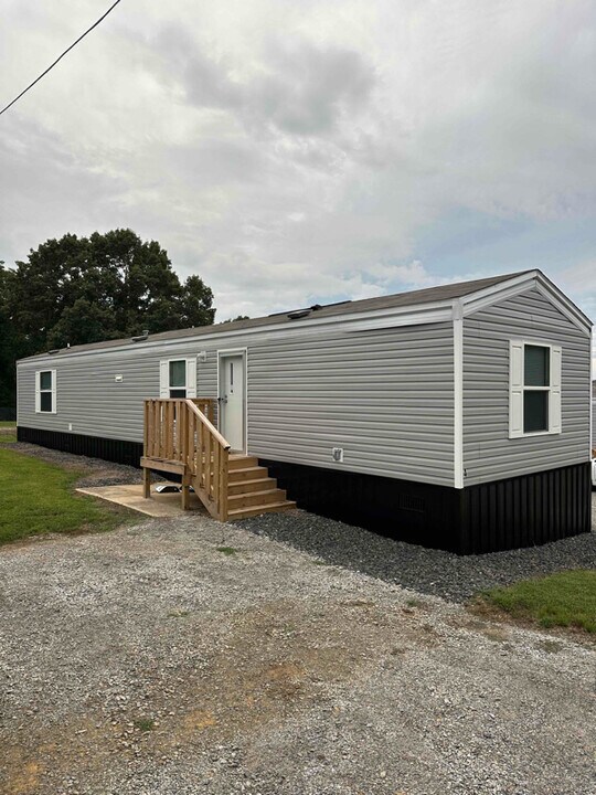 3477 Old Richmond Rd in Danville, VA - Building Photo