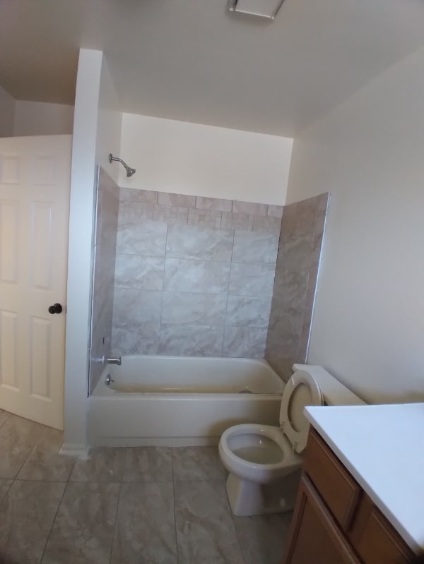 1868 N Main St in Royal Oak, MI - Foto de edificio - Building Photo