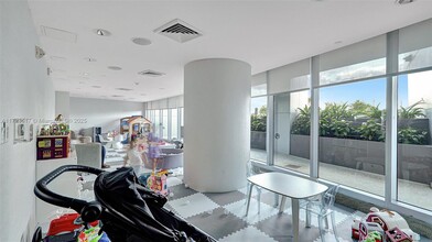 17001 Collins Ave, Unit 2308 in Sunny Isles Beach, FL - Foto de edificio - Building Photo