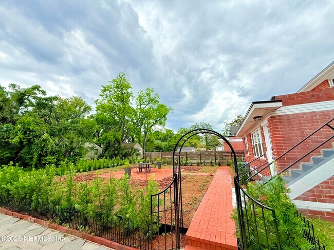 property at 2002 Ernest St