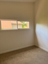 2112 Sunset Dr W in University Place, WA - Building Photo - Building Photo