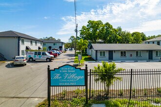 The Village Townhomes in Tampa, FL - Building Photo - Building Photo