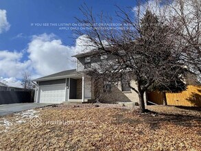 8135 Woody Creek Dr in Colorado Springs, CO - Foto de edificio - Building Photo