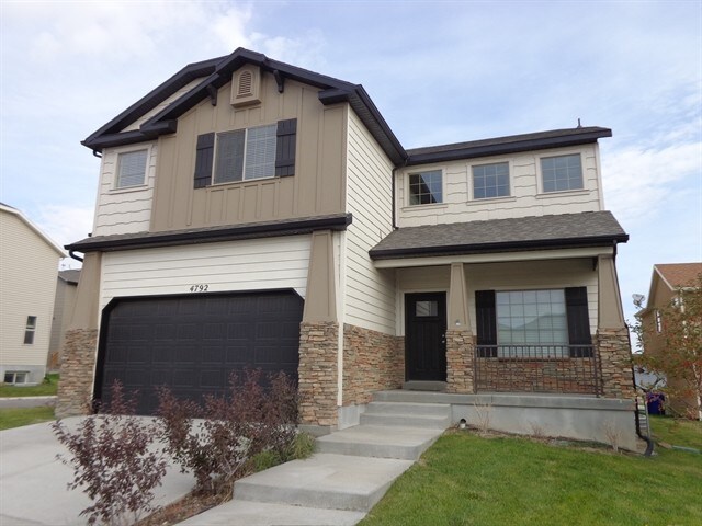 4792 Addison Ave in Eagle Mountain, UT - Building Photo
