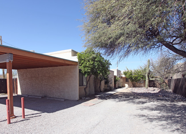 Herold Square Apartments in Tucson, AZ - Building Photo - Building Photo