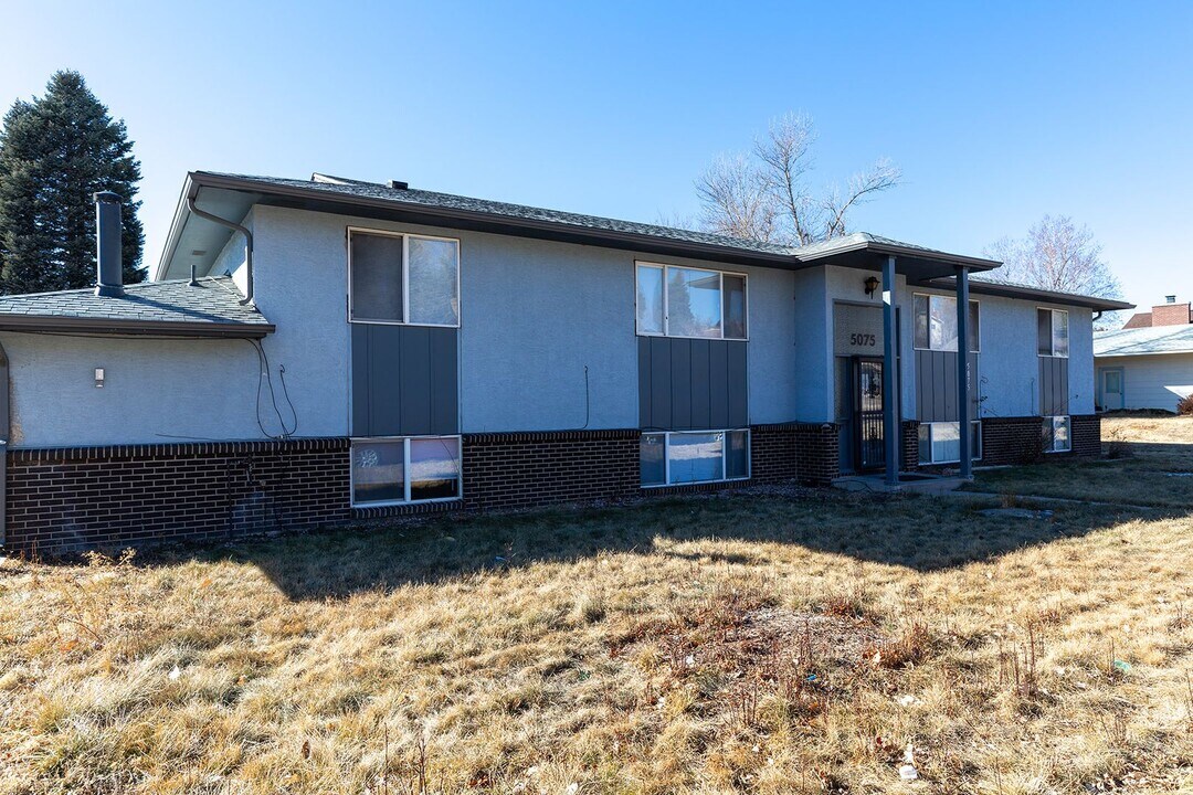 5075 Whip Trail in Colorado Springs, CO - Building Photo