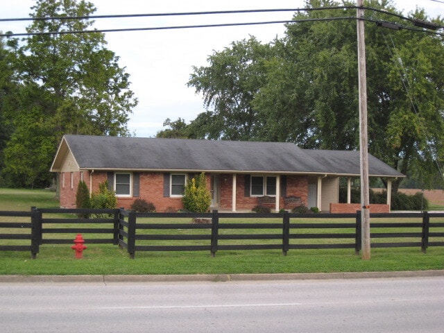 property at 409 N Lincoln Blvd