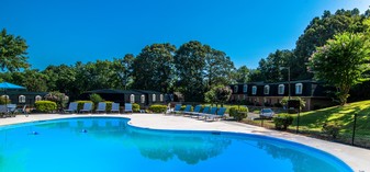 Four Seasons Town Homes in Greensboro, NC - Building Photo