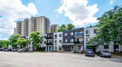 Adanac Crossing in Kitchener, ON - Building Photo - Building Photo