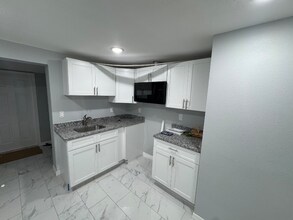 2690 Sample St in Kissimmee, FL - Building Photo - Building Photo