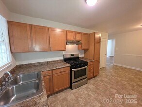 3721 Driftwood Dr in Charlotte, NC - Building Photo - Building Photo