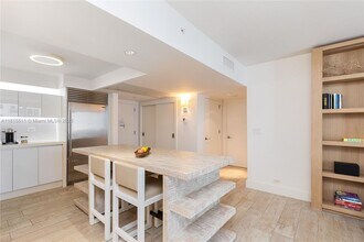 102 24th St in Miami Beach, FL - Building Photo - Building Photo