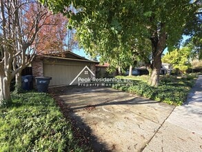 16 Park Vista Cir in Sacramento, CA - Building Photo - Building Photo