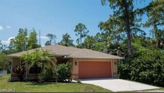 3280 2nd Ave SE in Naples, FL - Building Photo
