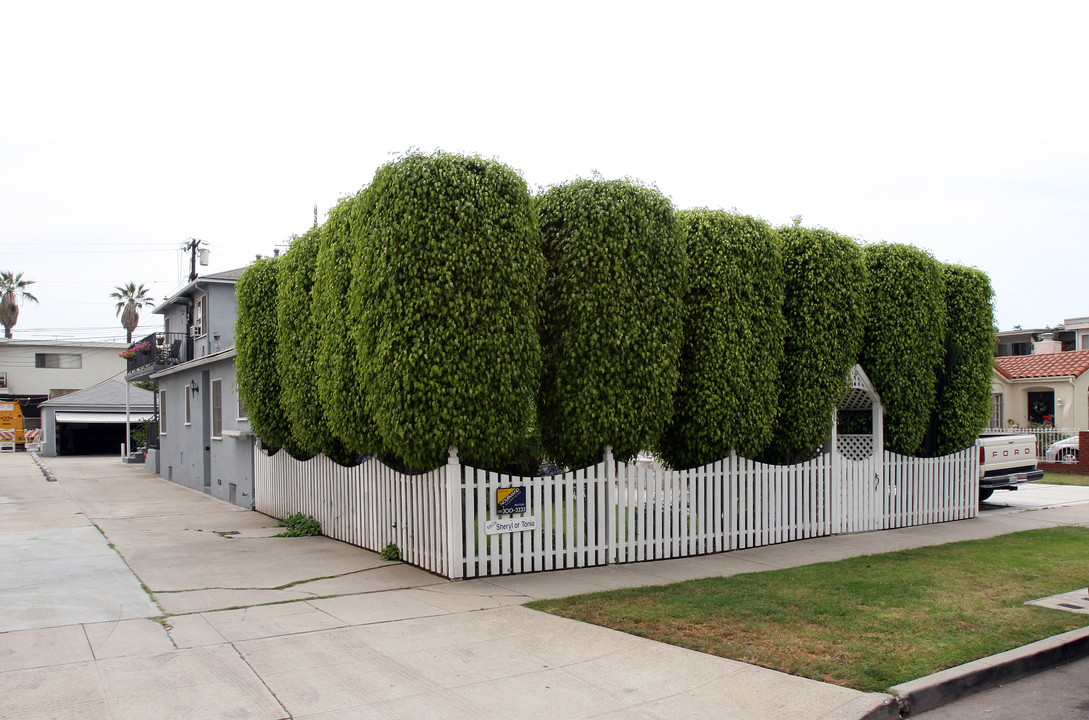 9716 Charnock Ave in Los Angeles, CA - Building Photo