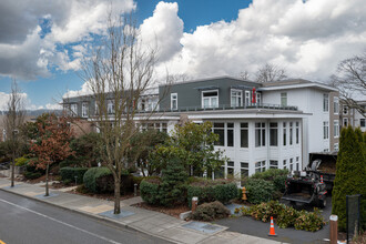 Harbor Square in Bainbridge Island, WA - Building Photo - Building Photo