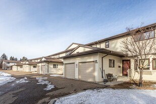 6912 31 Ave NW in Edmonton, AB - Building Photo
