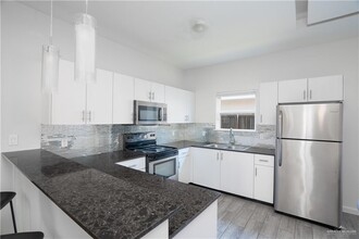 1702 W Garrison Dr in Pharr, TX - Building Photo - Building Photo