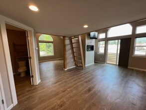 215 W Whitman St in Leavenworth, WA - Building Photo - Building Photo