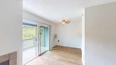 541 Alameda del Prado in Novato, CA - Building Photo - Building Photo
