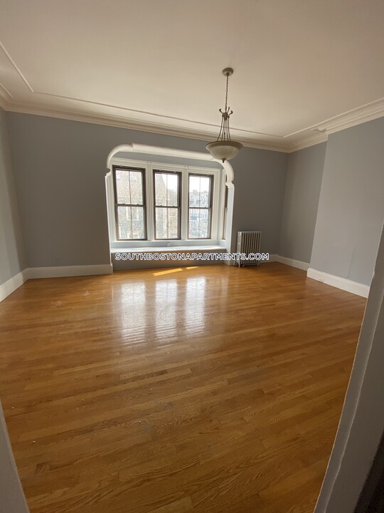 114 F St in Boston, MA - Building Photo