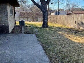 3701 W Rochelle Rd in Irving, TX - Building Photo - Building Photo