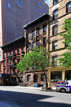 212 W 17th St in New York, NY - Foto de edificio - Building Photo