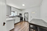 4918 N Monticello Ave in Chicago, IL - Building Photo - Building Photo